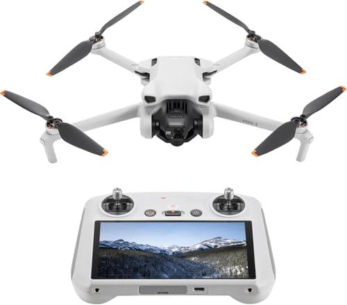 DJI Mini 3 (con DJI RC) – Mini drone con fotocamera leggero e pieghevole con video in 4K HDR, autonomia di 38 minuti, Riprese verticali native e funzioni intelligenti, C0